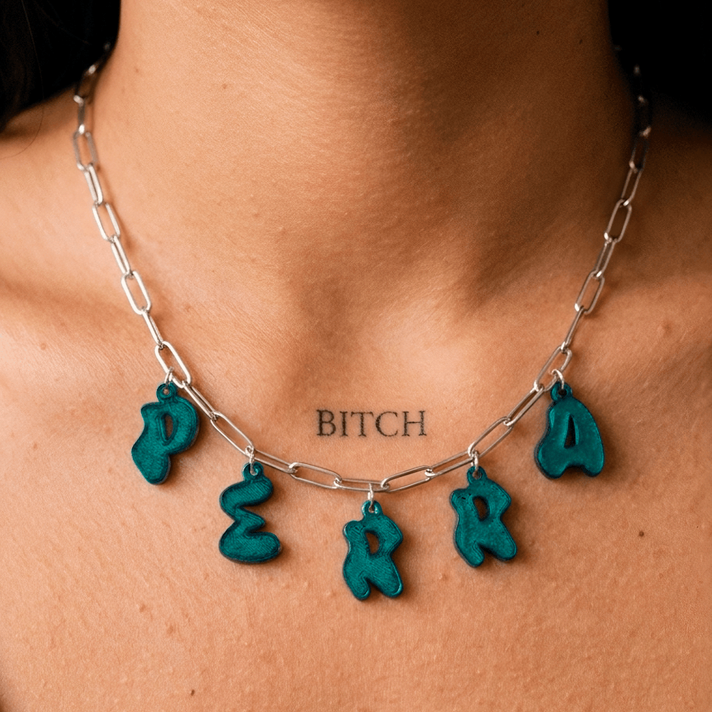 Neckcharm Perra