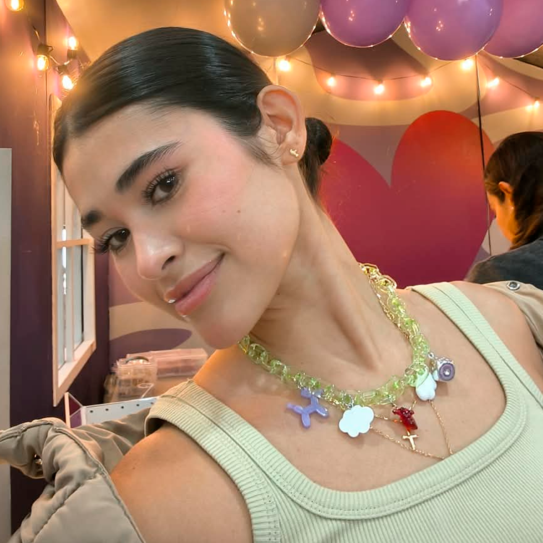 Neckcharm Aura