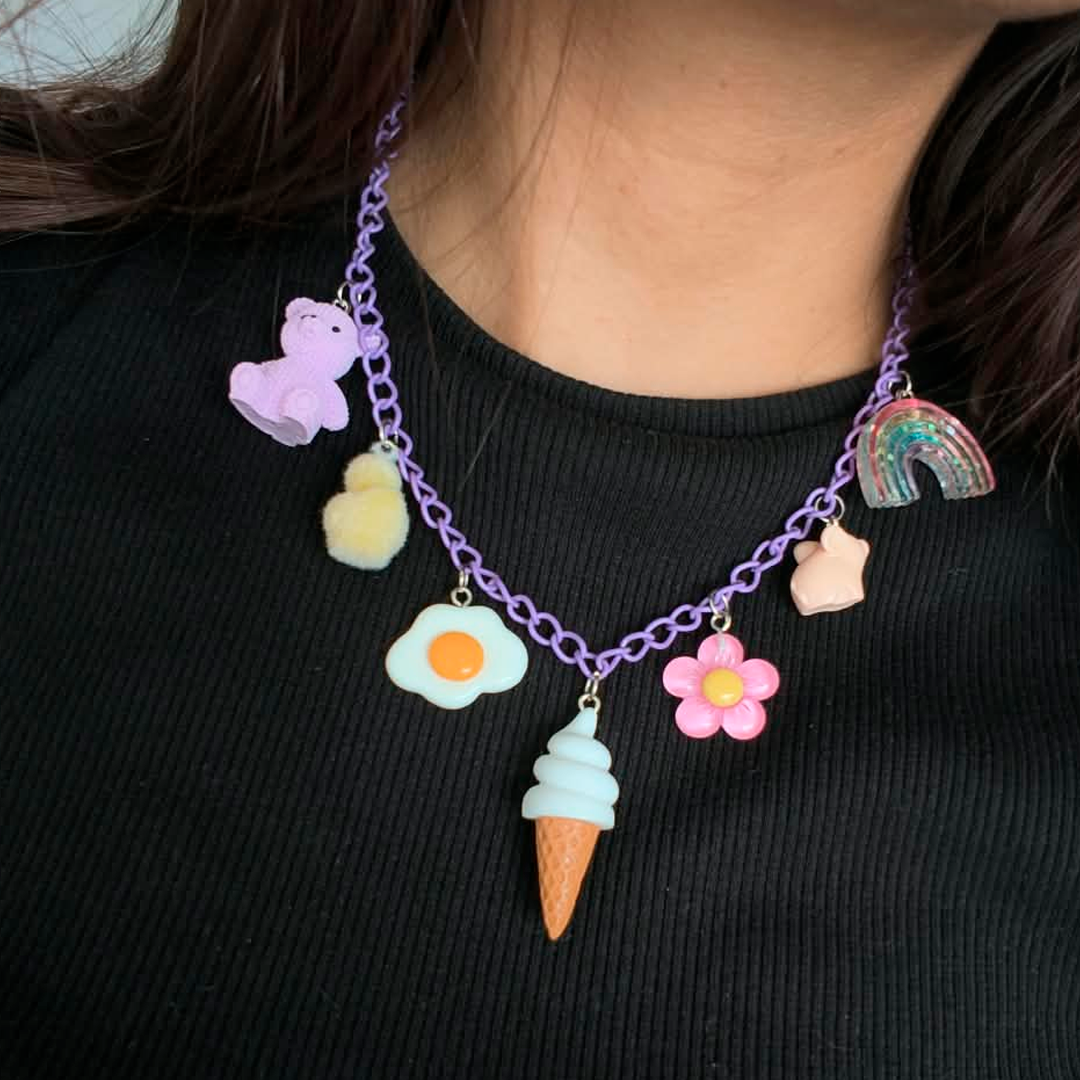 Neckcharm caprichosa